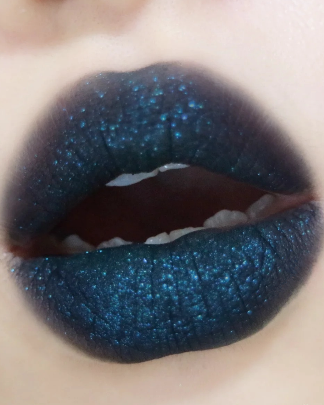 GIRLCULT Miao Lip Glaze - G79 Black & Blue